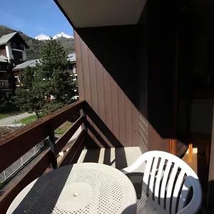 Apartment 1 Bedroom Flat, 5 Minutes Walk Funicular Les Arcs & 10 Minutes Walk Center, Parking, Wifi, Bourg-Saint-Maurice